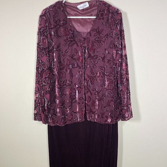 Miss Dorby Dresses & Skirts - Miss Dorby Women's LS Maroon Floral Velvet Maxi Dress Shoulder Pads Vintage.